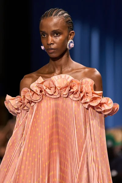 Look 27